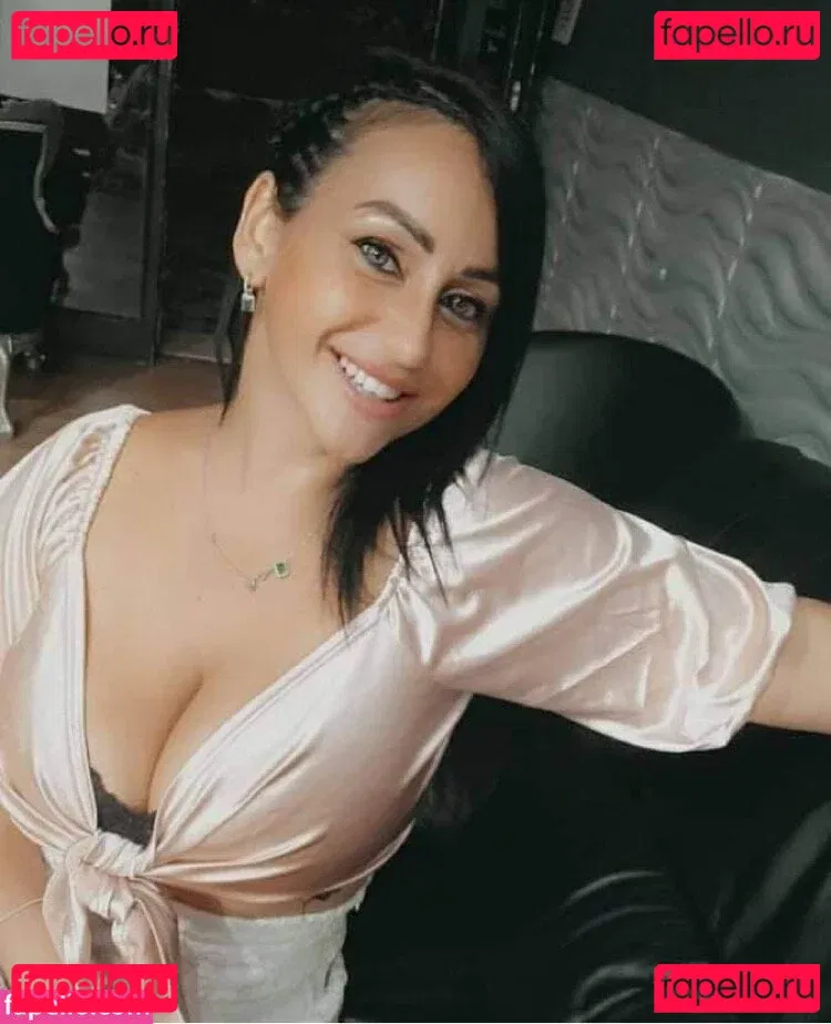 sarapiras Onlyfans Photo Gallery 