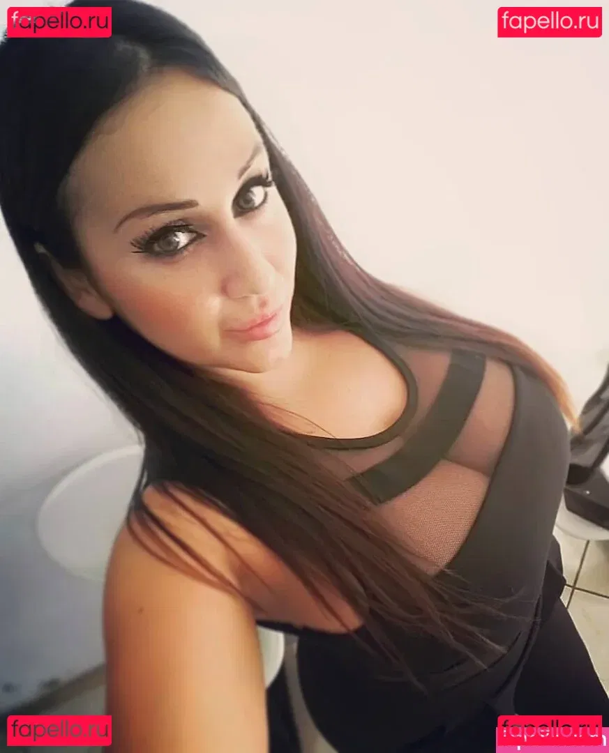 sarapiras Onlyfans Photo Gallery 