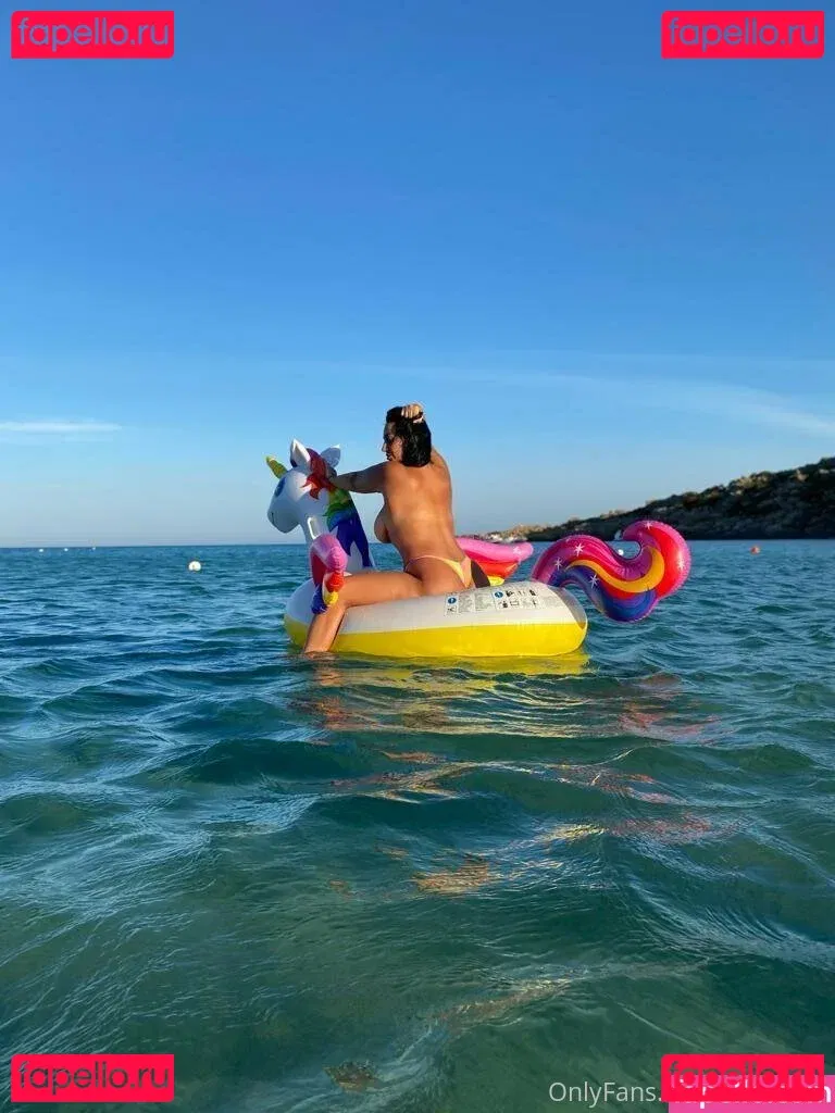 sarapiras Onlyfans Photo Gallery 