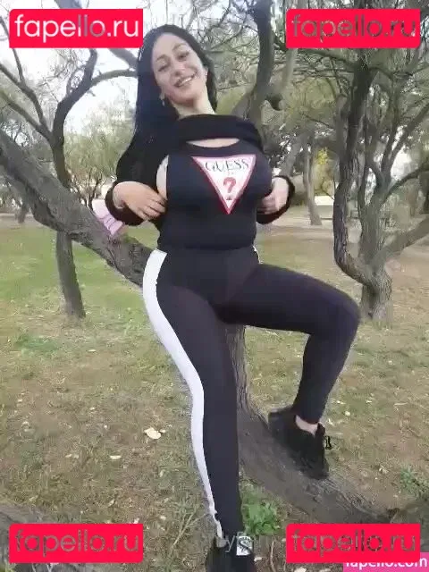 sarapiras Onlyfans Photo Gallery 