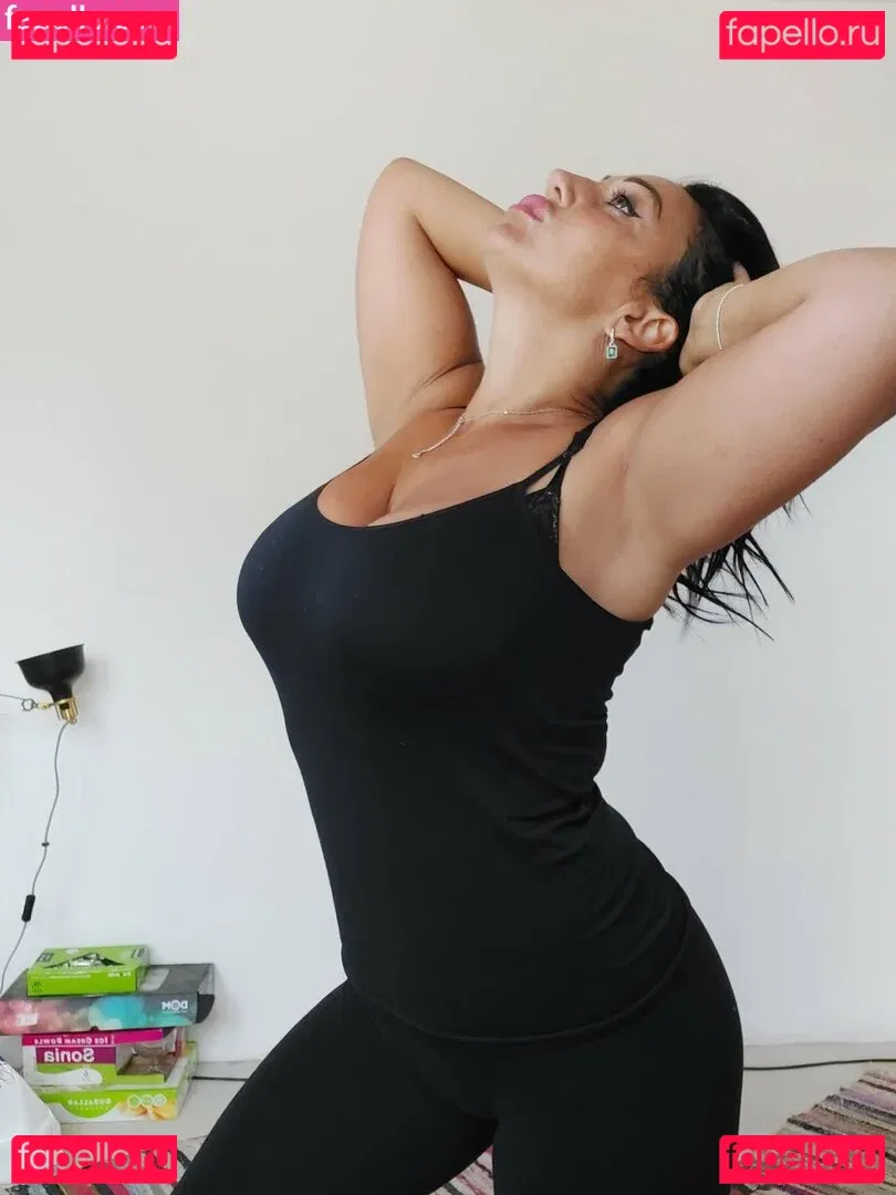 sarapiras Onlyfans Photo Gallery 