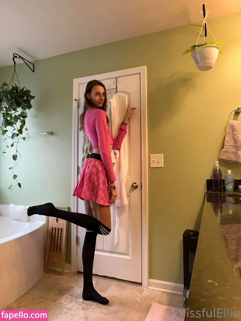 blissfulellie Onlyfans Photo Gallery 