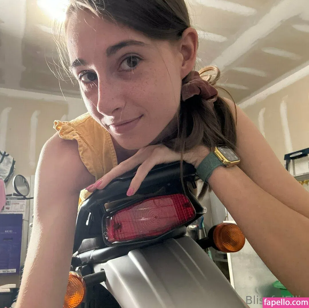 blissfulellie Onlyfans Photo Gallery 