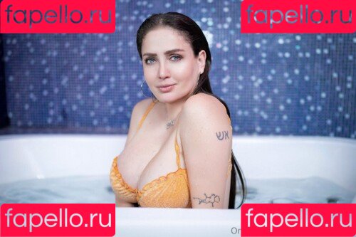 Celia Lora Onlyfans Photo Gallery 