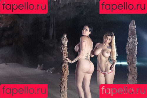 Celia Lora Onlyfans Photo Gallery 