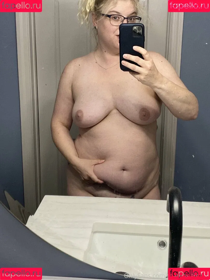 thatoneamy31 Onlyfans Photo Gallery 