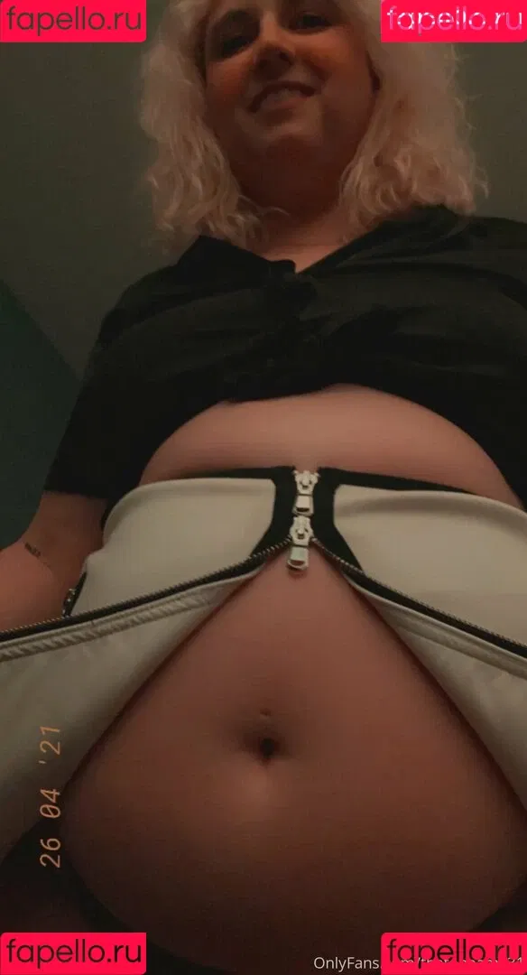 thatoneamy31 Onlyfans Photo Gallery 