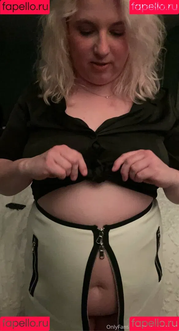 thatoneamy31 Onlyfans Photo Gallery 