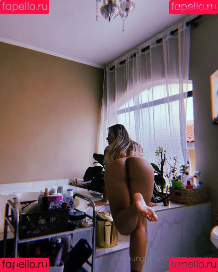 Vanessa Mesquita Onlyfans Photo Gallery 