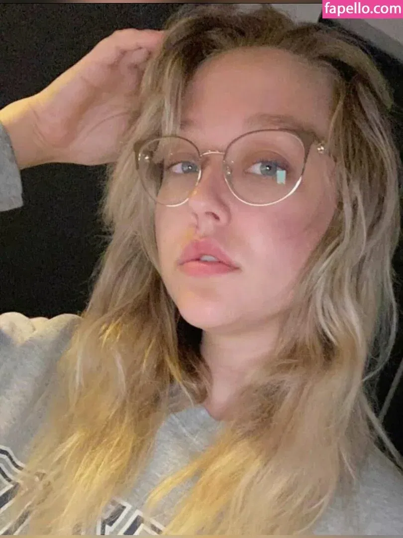 SabrinaNichole Onlyfans Photo Gallery 