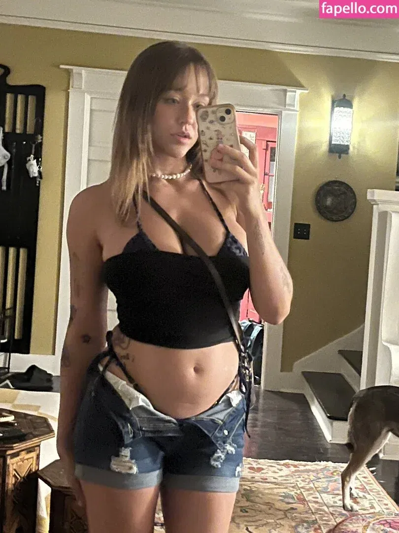 SabrinaNichole Onlyfans Photo Gallery 