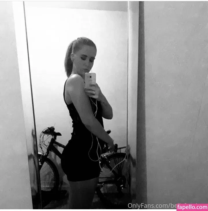 isabellaboth Onlyfans Photo Gallery 