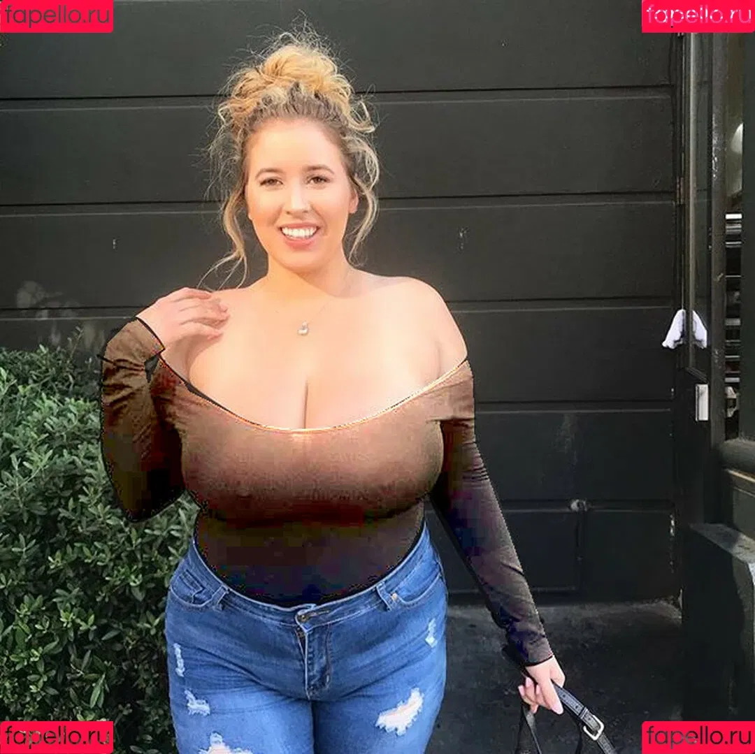 Lo Sangstaaa Onlyfans Photo Gallery 