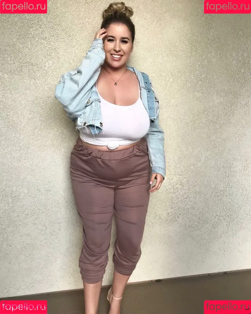 Lo Sangstaaa Onlyfans Photo Gallery 