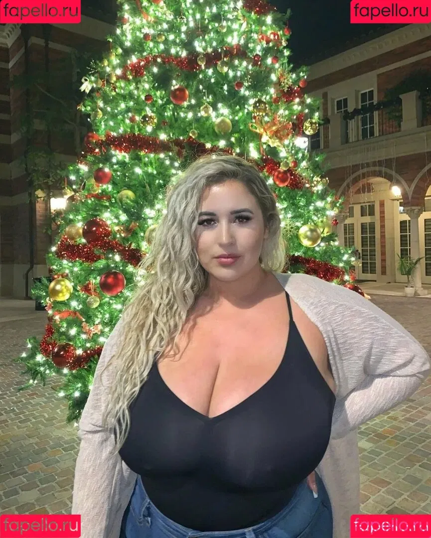 Lo Sangstaaa Onlyfans Photo Gallery 
