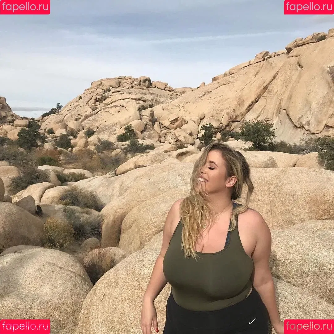 Lo Sangstaaa Onlyfans Photo Gallery 