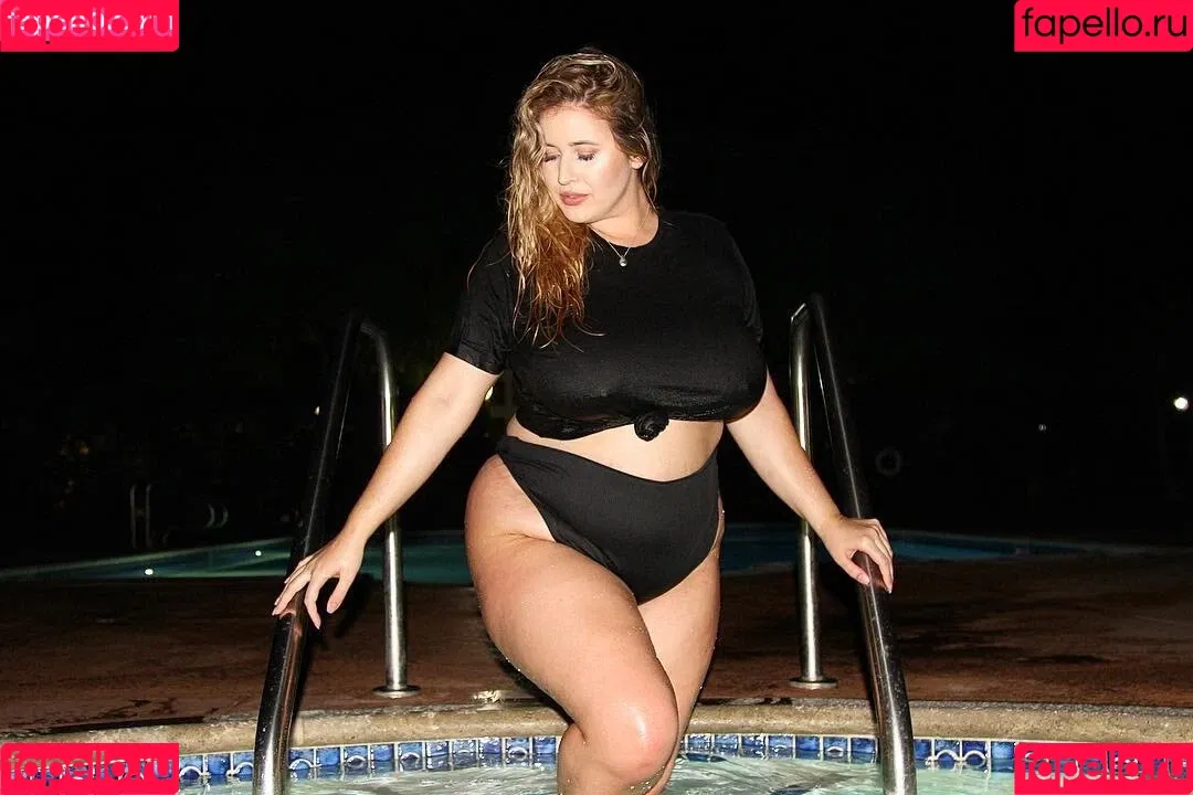 Lo Sangstaaa Onlyfans Photo Gallery 