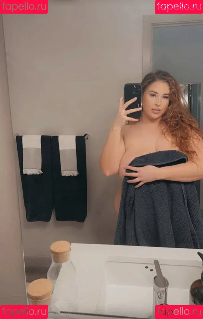 Lo Sangstaaa Onlyfans Photo Gallery 