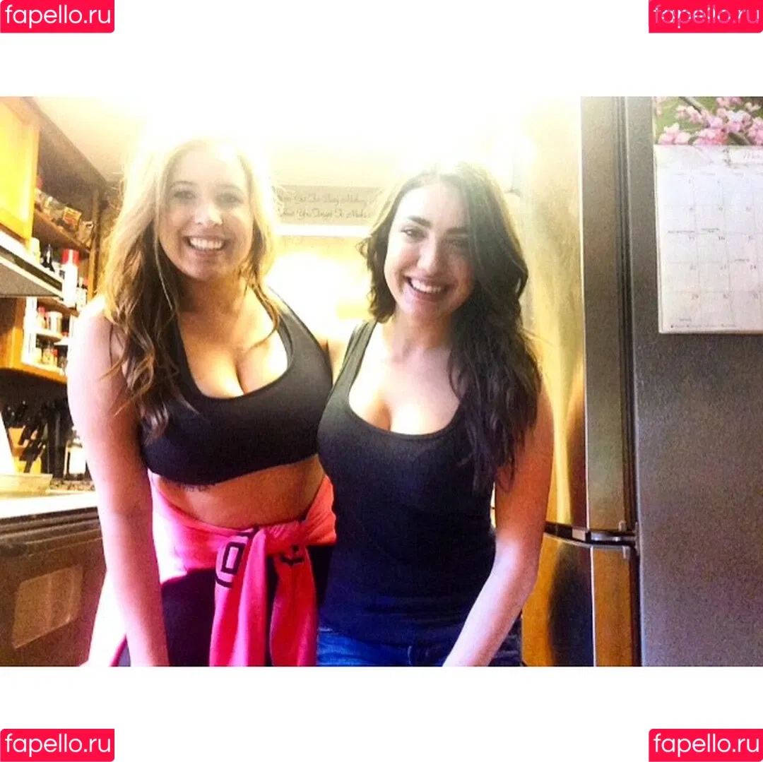 Lo Sangstaaa Onlyfans Photo Gallery 