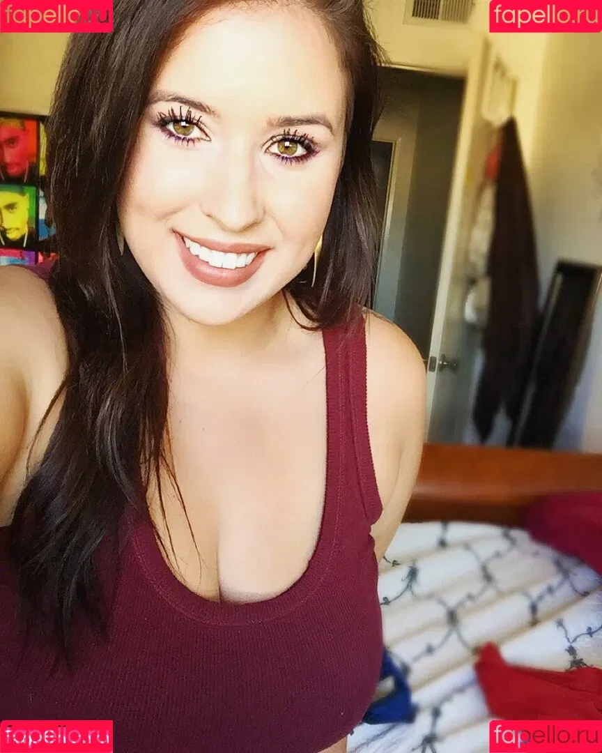 Lo Sangstaaa Onlyfans Photo Gallery 