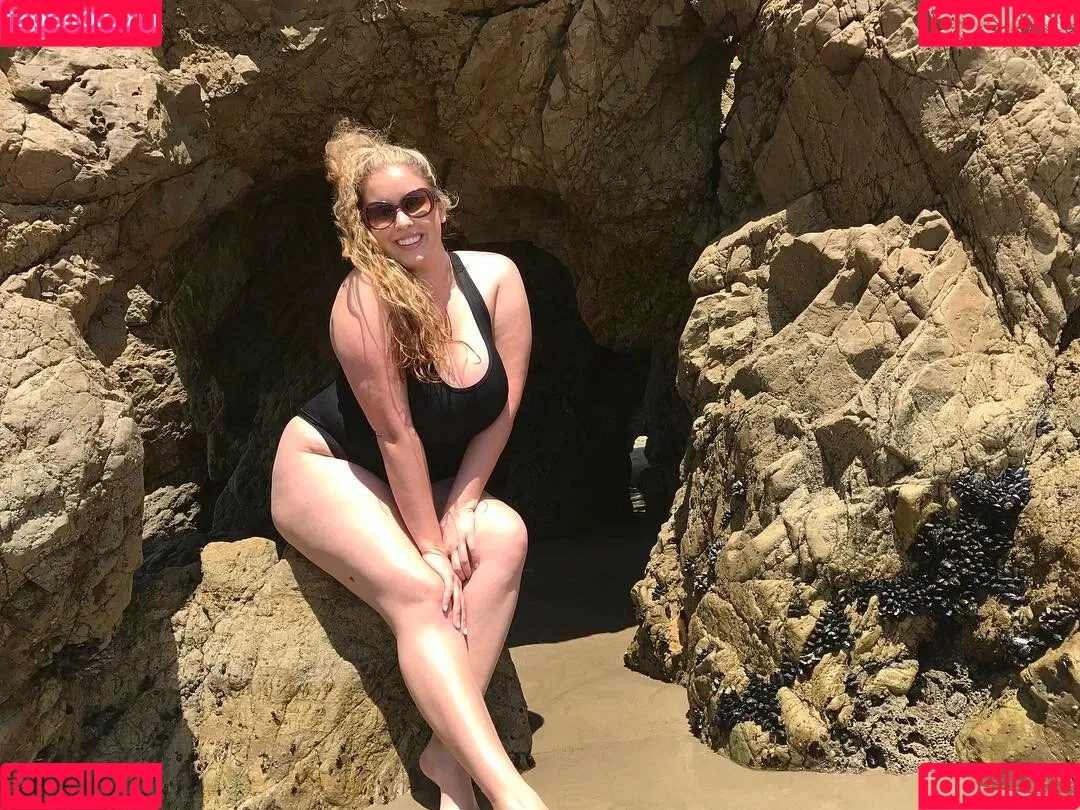 Lo Sangstaaa Onlyfans Photo Gallery 