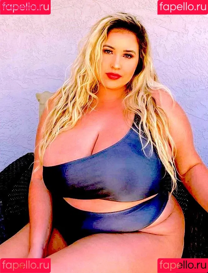 Lo Sangstaaa Onlyfans Photo Gallery 