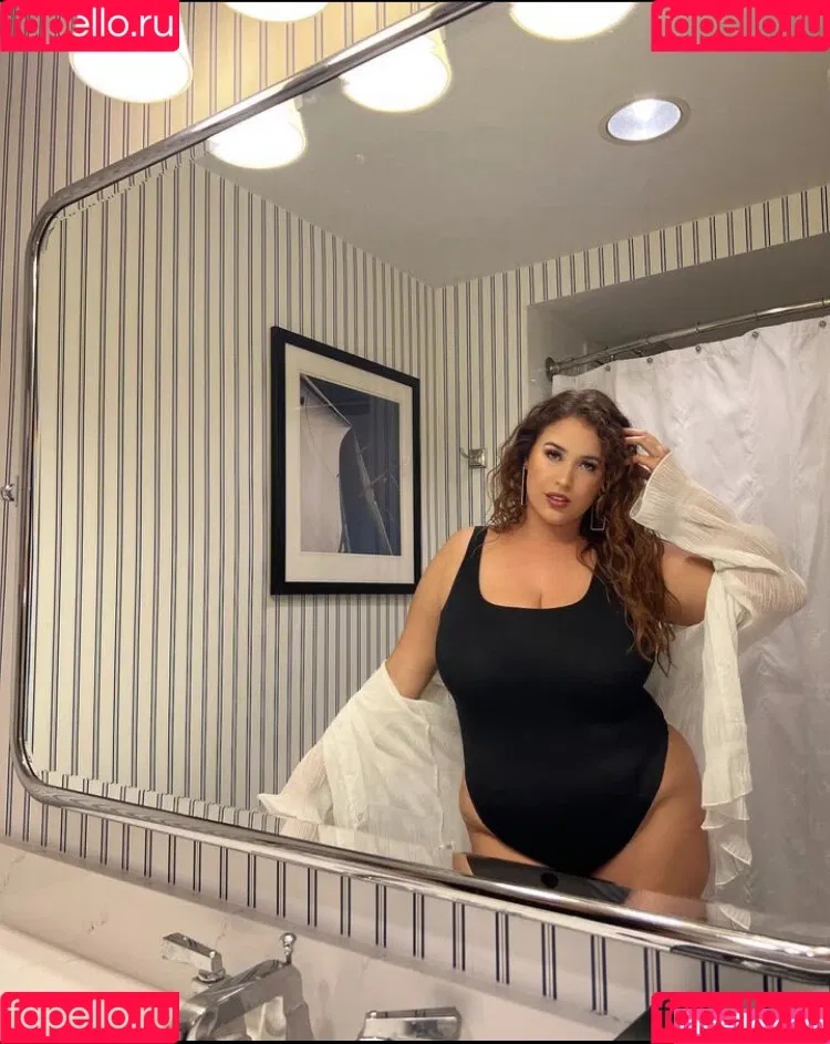 Lo Sangstaaa Onlyfans Photo Gallery 
