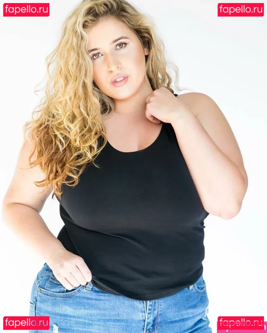 Lo Sangstaaa Onlyfans Photo Gallery 