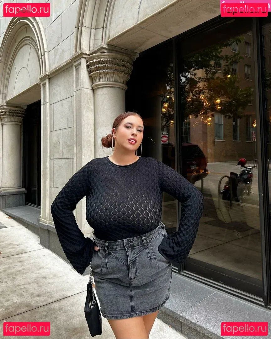 Lo Sangstaaa Onlyfans Photo Gallery 