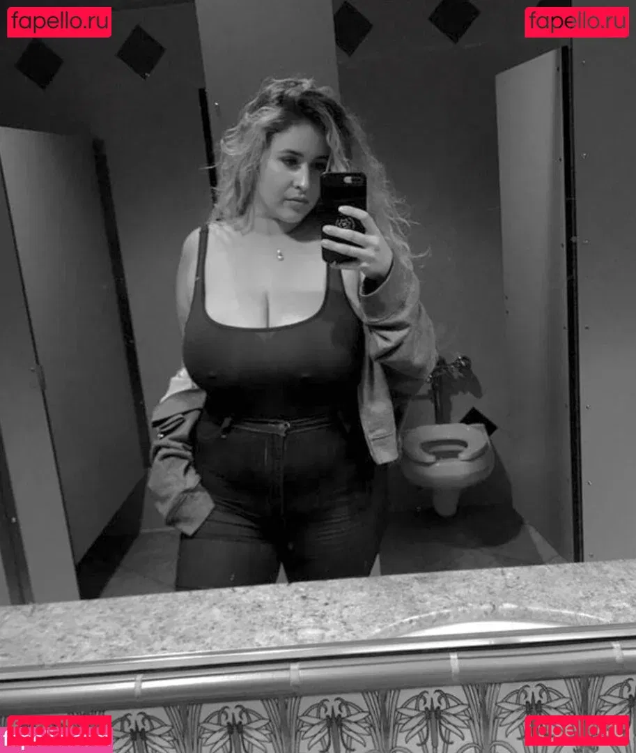 Lo Sangstaaa Onlyfans Photo Gallery 