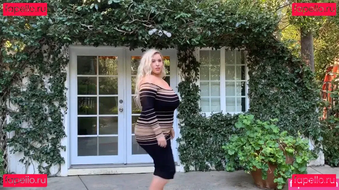 Lo Sangstaaa Onlyfans Photo Gallery 