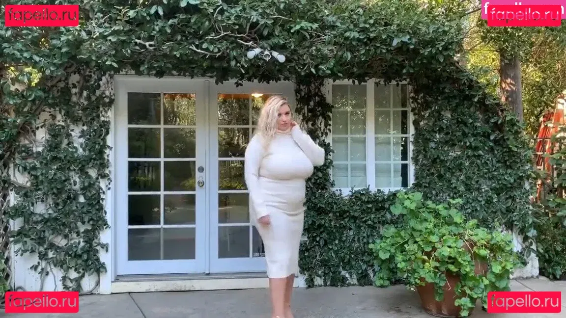 Lo Sangstaaa Onlyfans Photo Gallery 