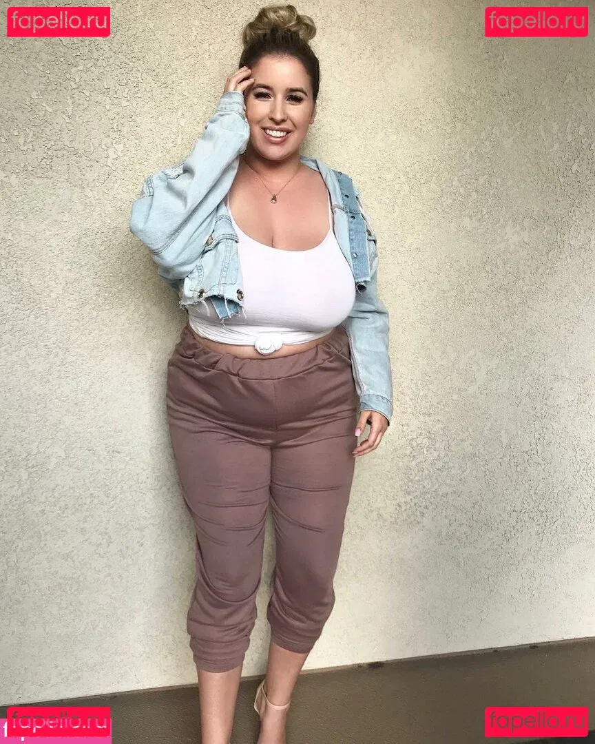 Lo Sangstaaa Onlyfans Photo Gallery 