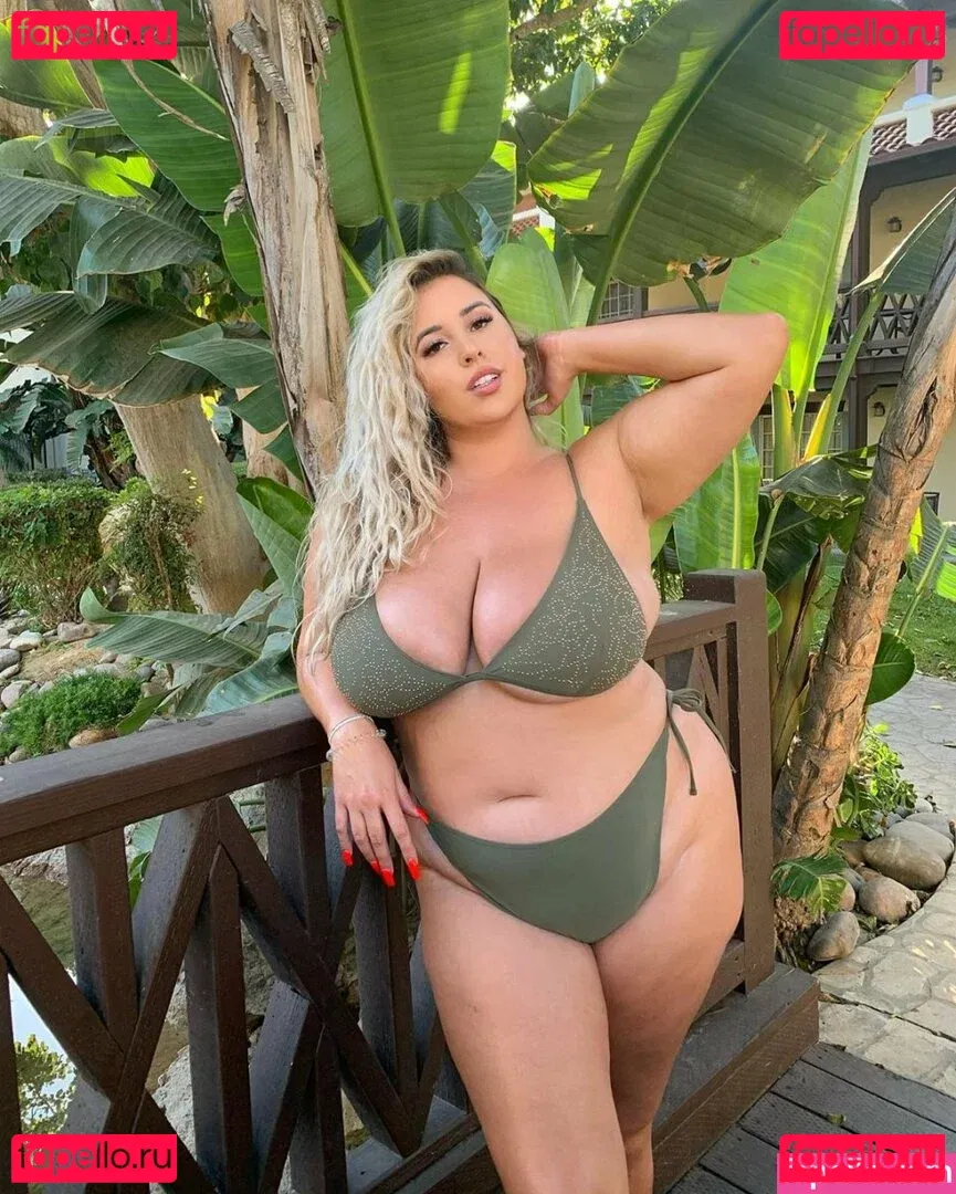 Lo Sangstaaa Onlyfans Photo Gallery 