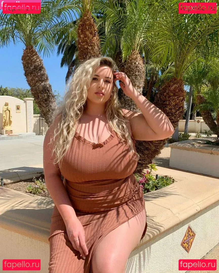 Lo Sangstaaa Onlyfans Photo Gallery 