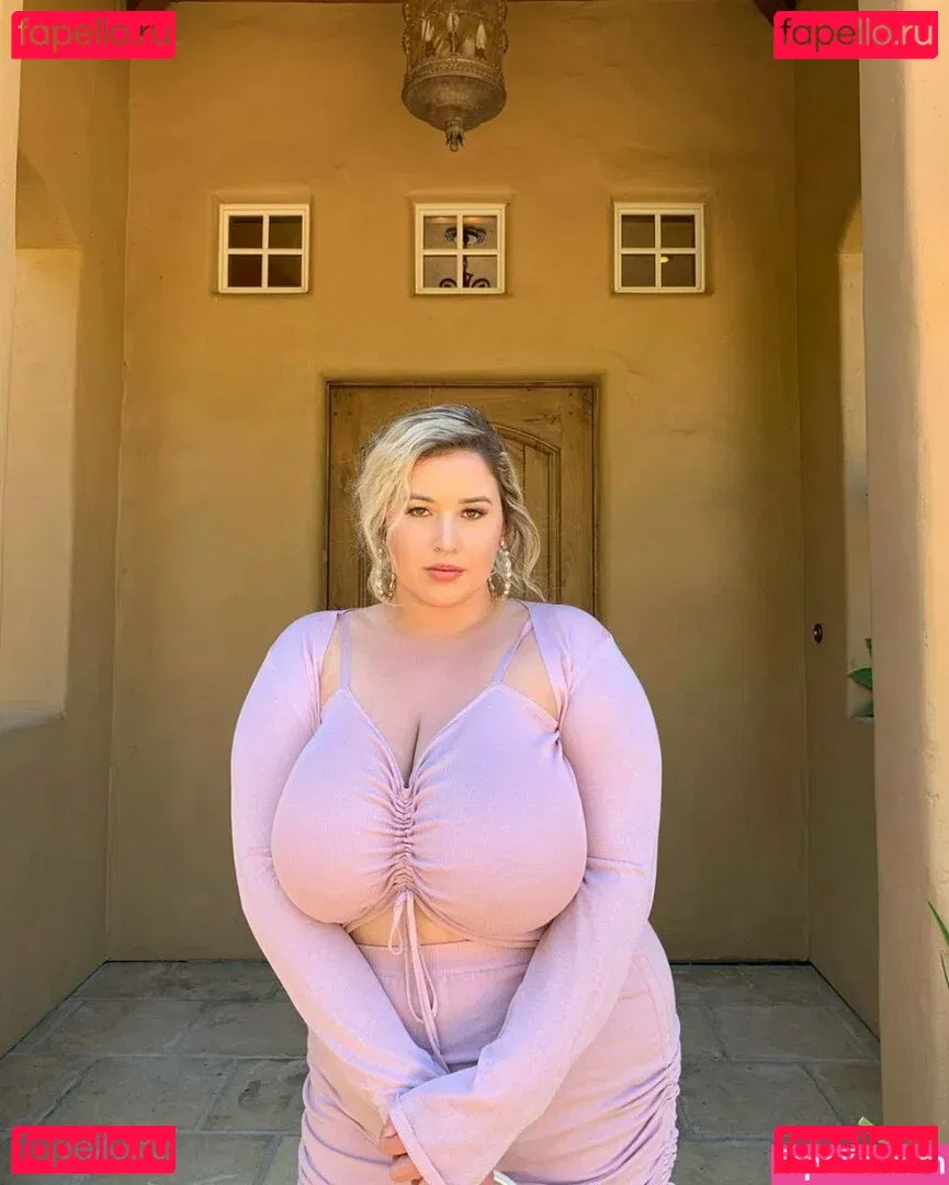 Lo Sangstaaa Onlyfans Photo Gallery 