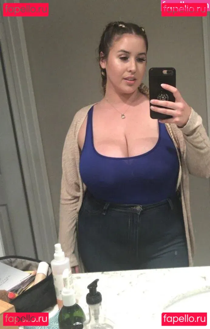 Lo Sangstaaa Onlyfans Photo Gallery 