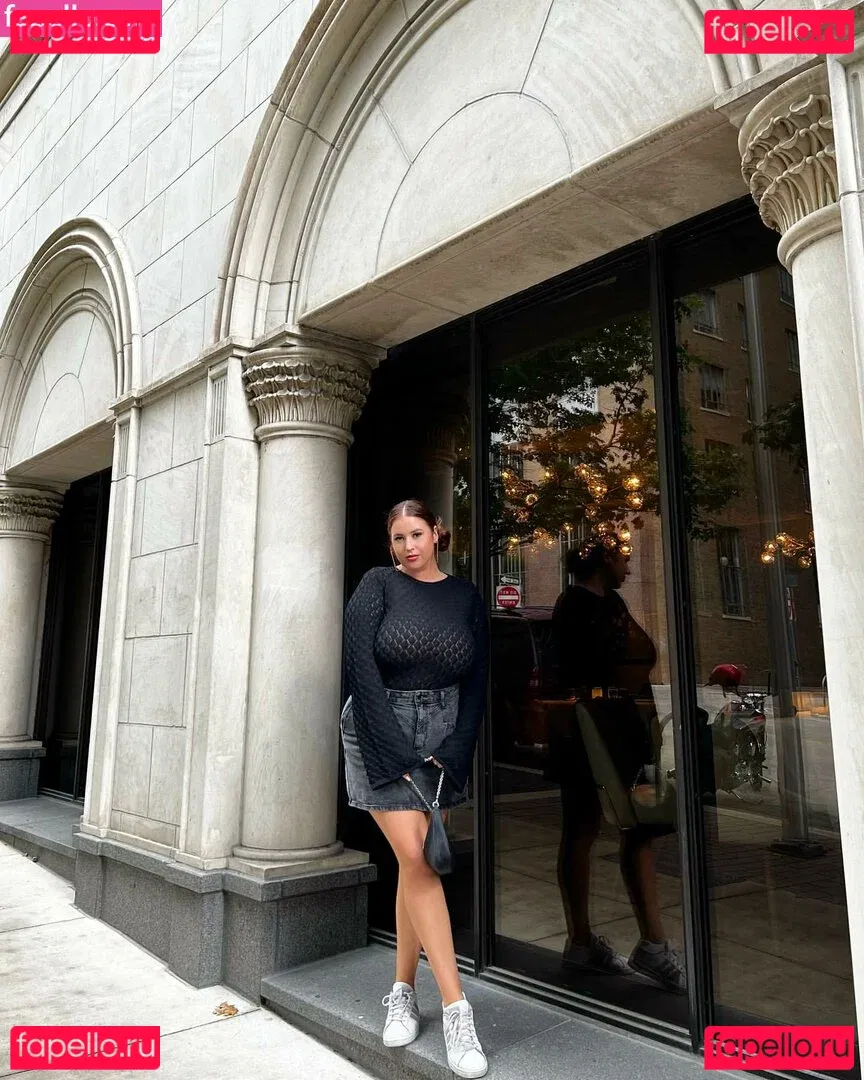 Lo Sangstaaa Onlyfans Photo Gallery 