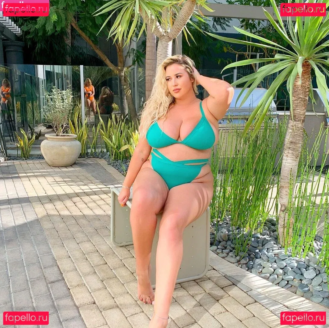 Lo Sangstaaa Onlyfans Photo Gallery 