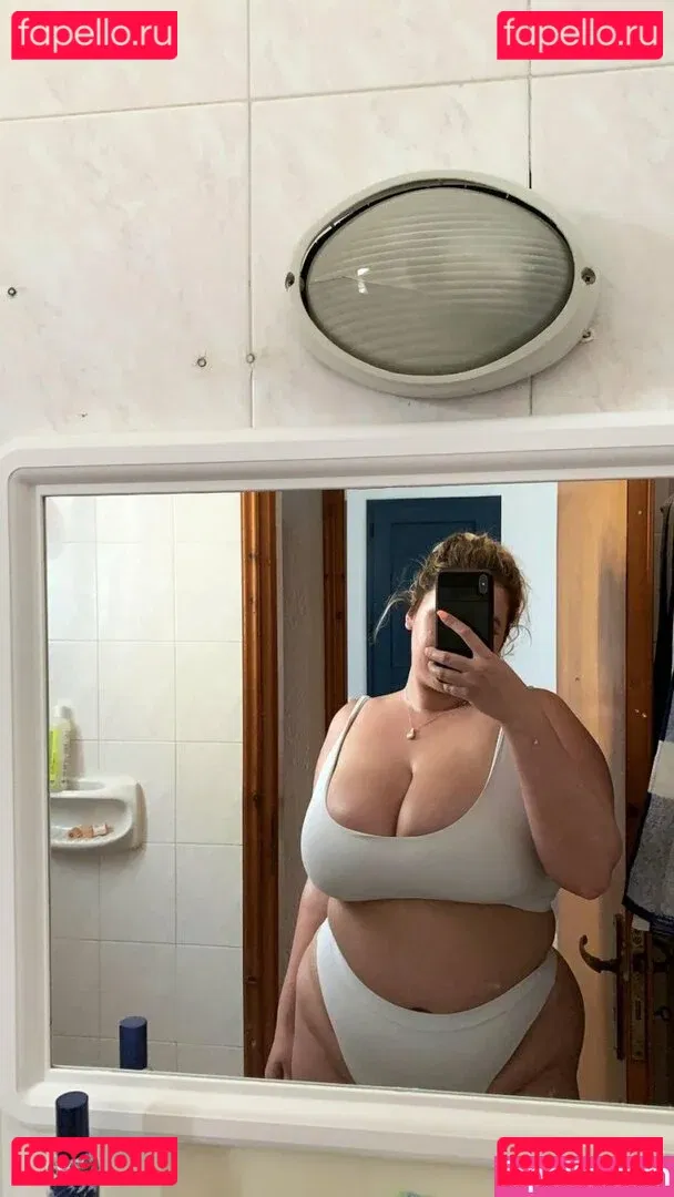 Lo Sangstaaa Onlyfans Photo Gallery 