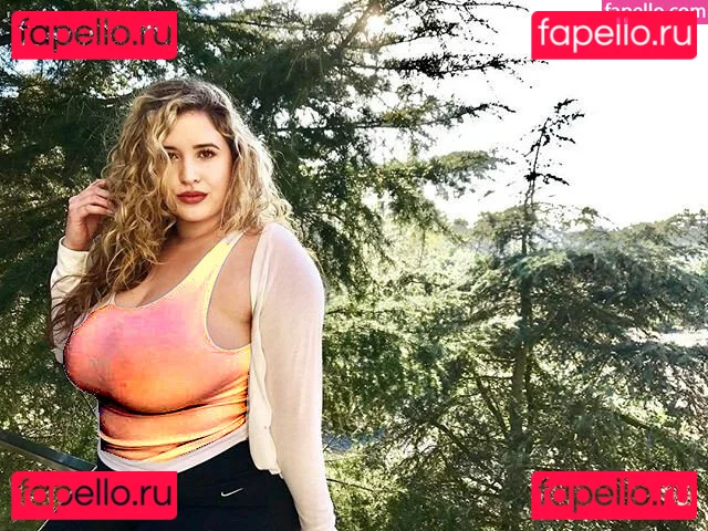 Lo Sangstaaa Onlyfans Photo Gallery 