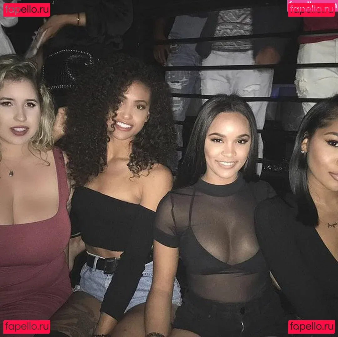 Lo Sangstaaa Onlyfans Photo Gallery 