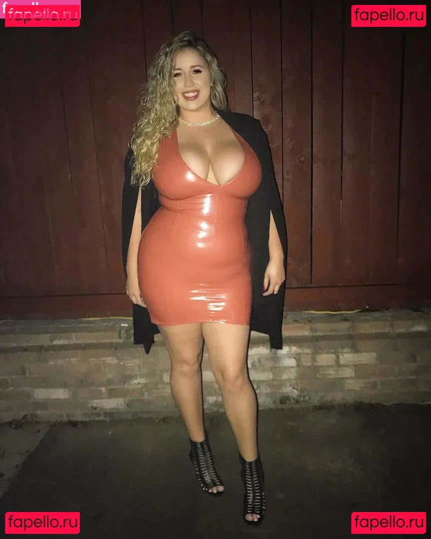 Lo Sangstaaa Onlyfans Photo Gallery 