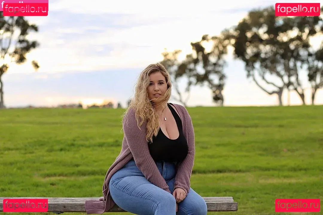 Lo Sangstaaa Onlyfans Photo Gallery 