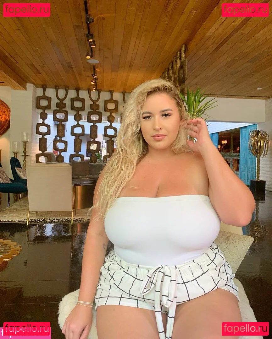 Lo Sangstaaa Onlyfans Photo Gallery 