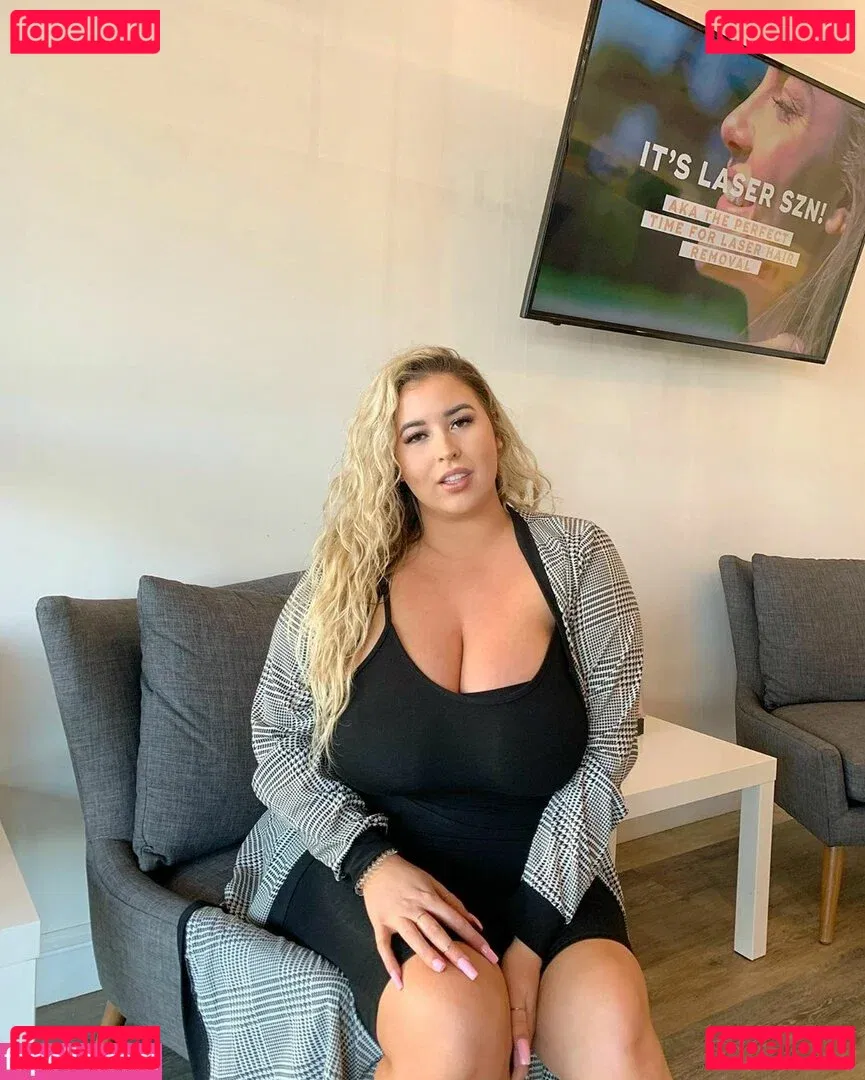 Lo Sangstaaa Onlyfans Photo Gallery 