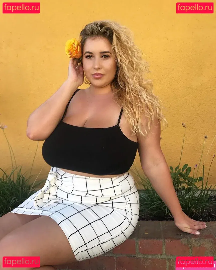 Lo Sangstaaa Onlyfans Photo Gallery 