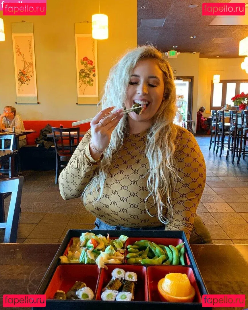 Lo Sangstaaa Onlyfans Photo Gallery 