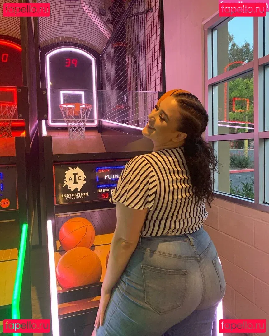 Lo Sangstaaa Onlyfans Photo Gallery 