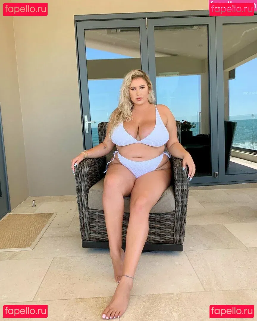 Lo Sangstaaa Onlyfans Photo Gallery 